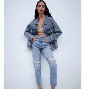 ZARA RIPPED MOM FIT JEANS USA: 0